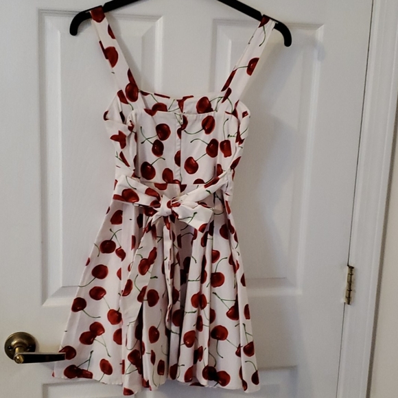 1950's style cherry pattern dress. - Picture 4 of 4